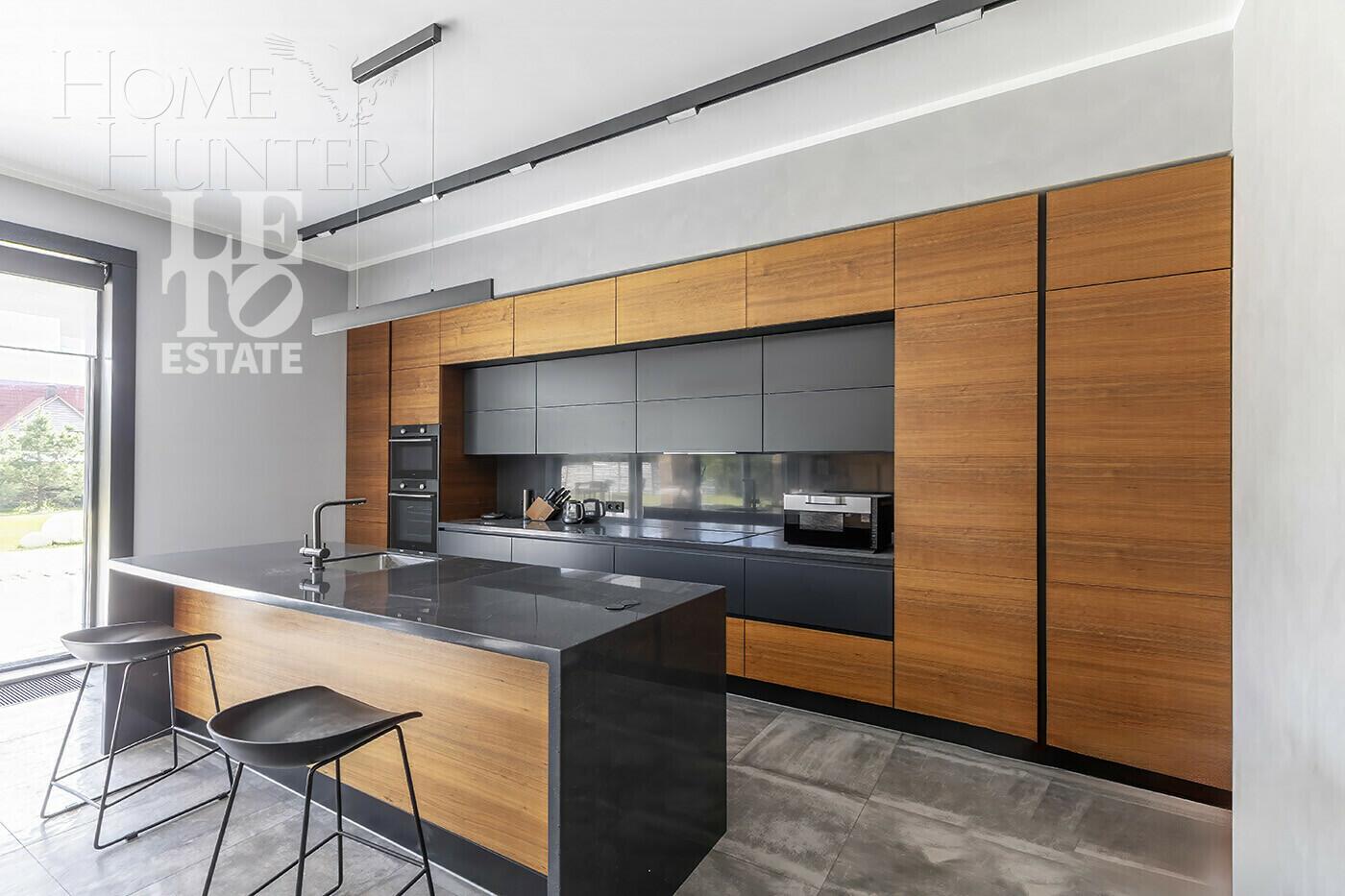 2-этажный коттедж 540 м² с отделкой