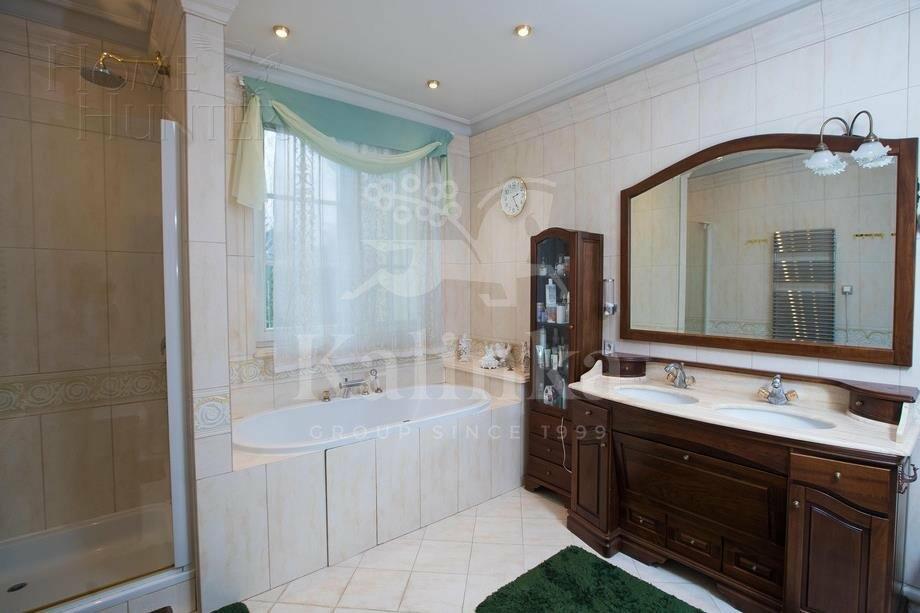 3-этажный коттедж 800 м² с отделкой