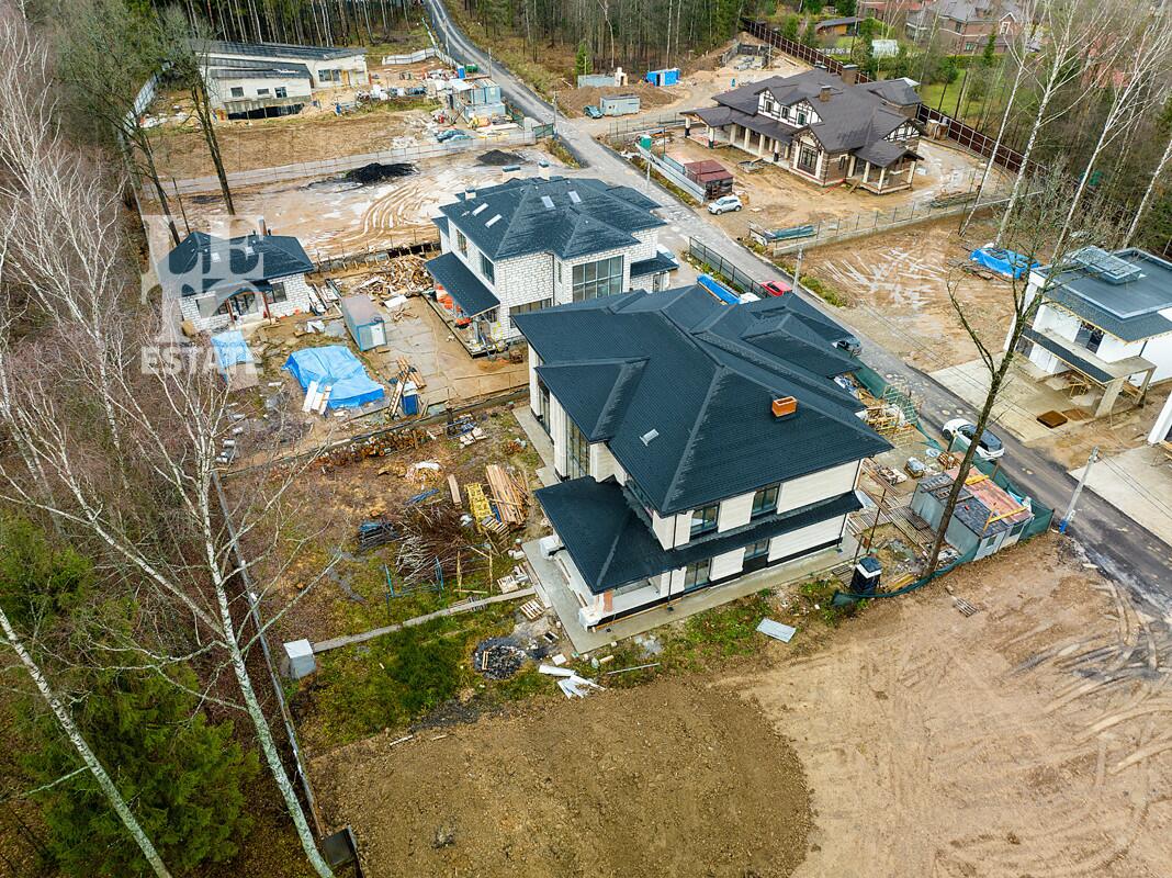 2-этажный коттедж 560 м² без отделки