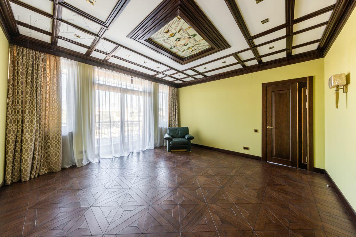 2-этажный коттедж 1 800 м² с отделкой