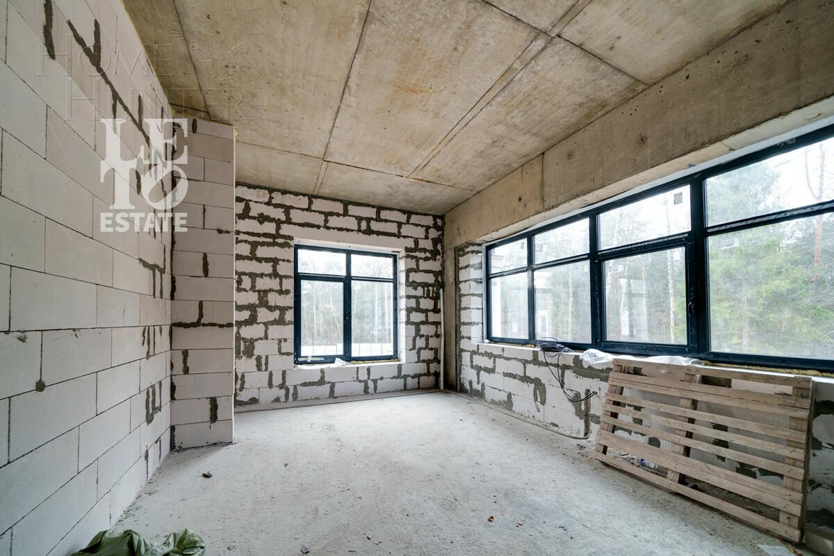 2-этажный коттедж 560 м² без отделки