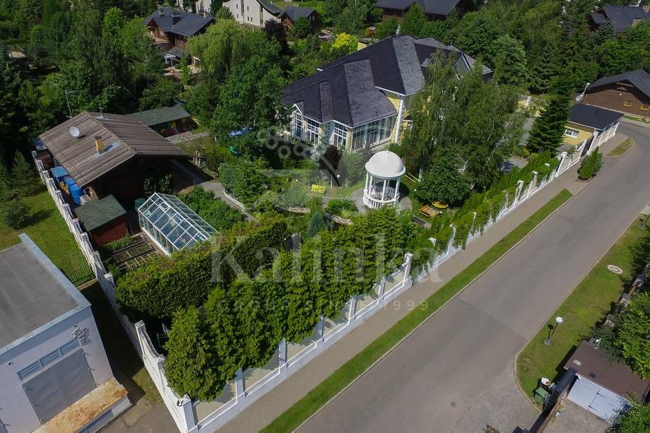 3-этажный коттедж 800 м² с отделкой