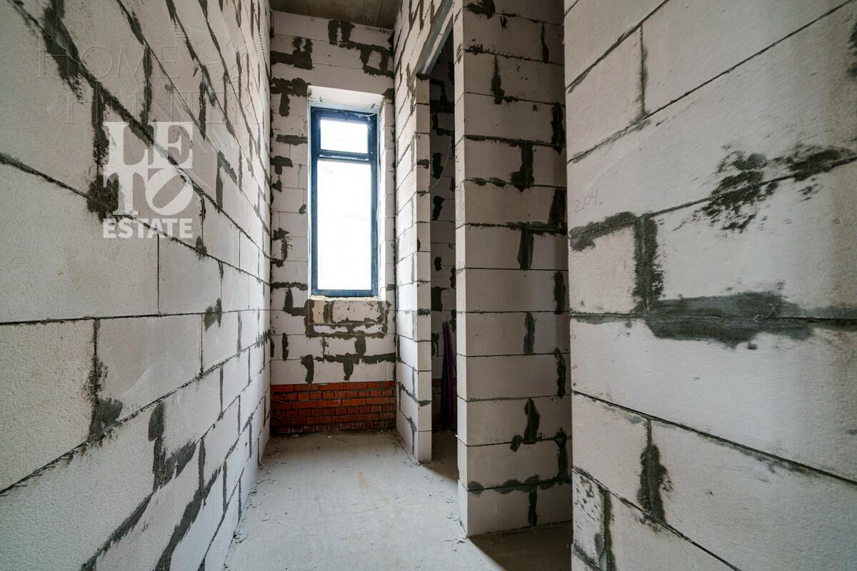 2-этажный коттедж 560 м² без отделки