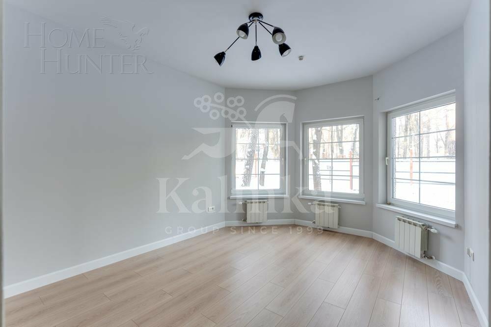 2-этажный таунхаус 890 м² с отделкой