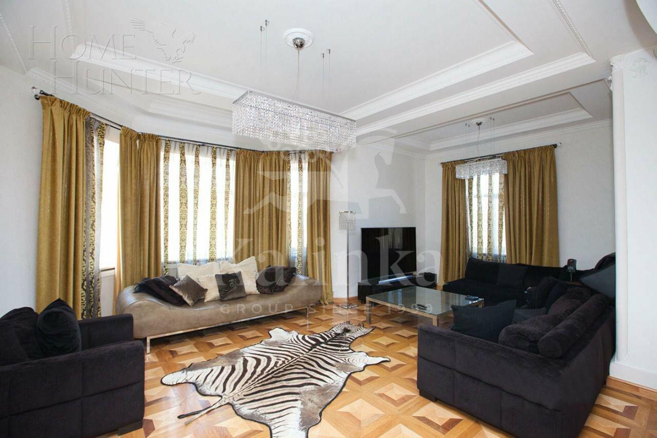 2-этажный коттедж 1 700 м² с отделкой