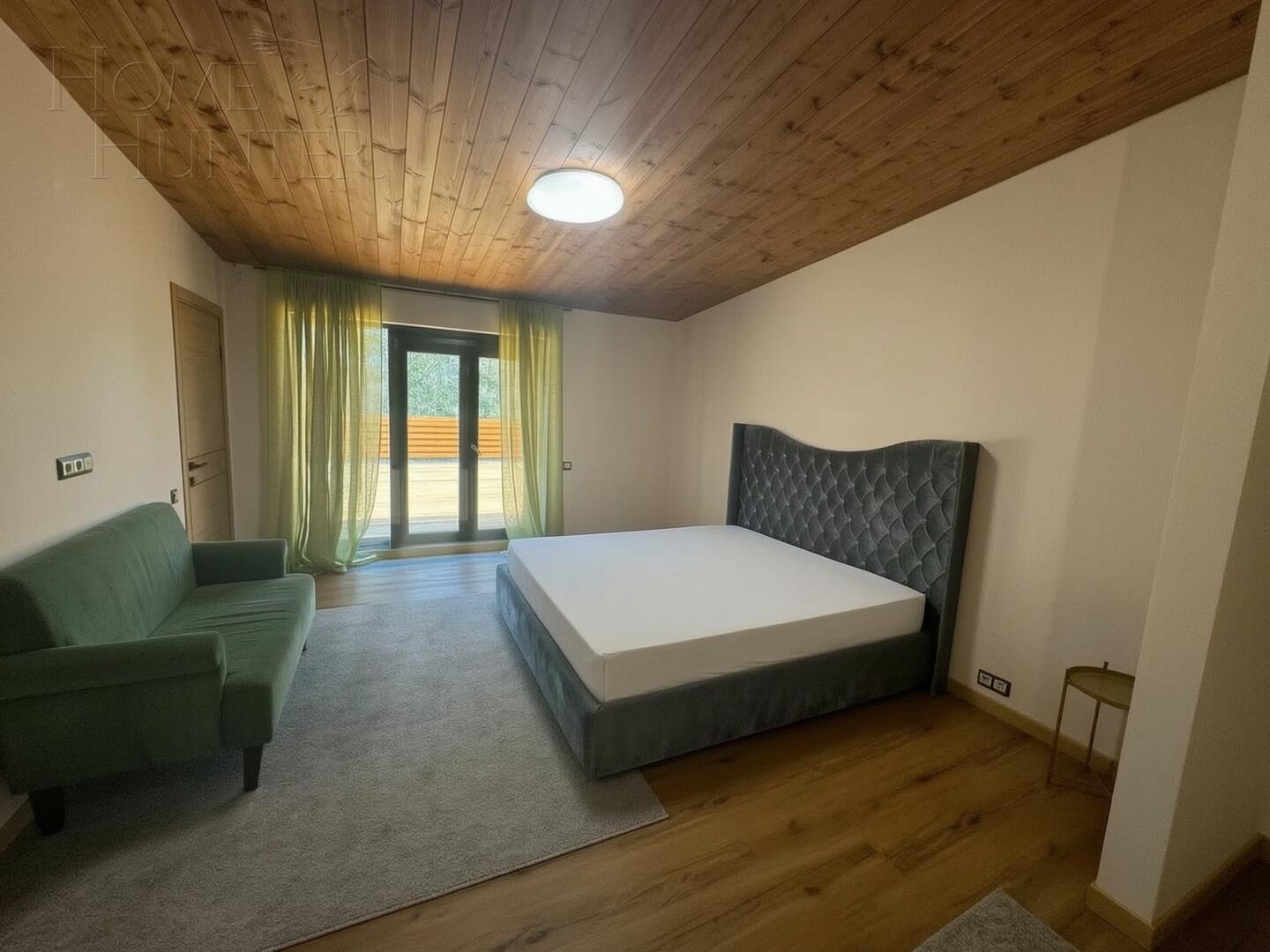 2-этажный коттедж 1 100 м² с отделкой