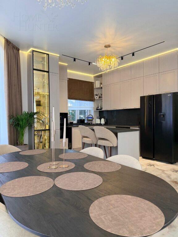 2-этажный коттедж 288 м² с отделкой