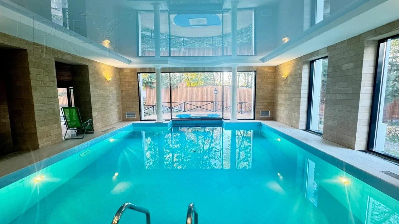 2-этажный коттедж 1 100 м² с отделкой