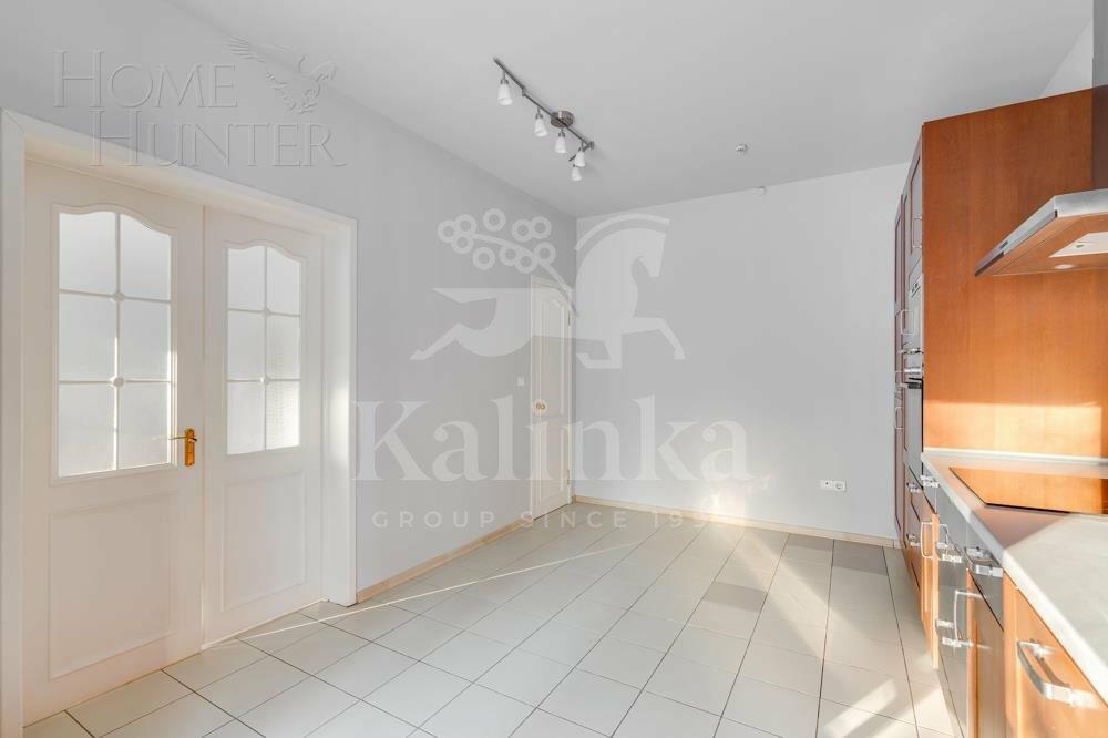 2-этажный таунхаус 890 м² с отделкой