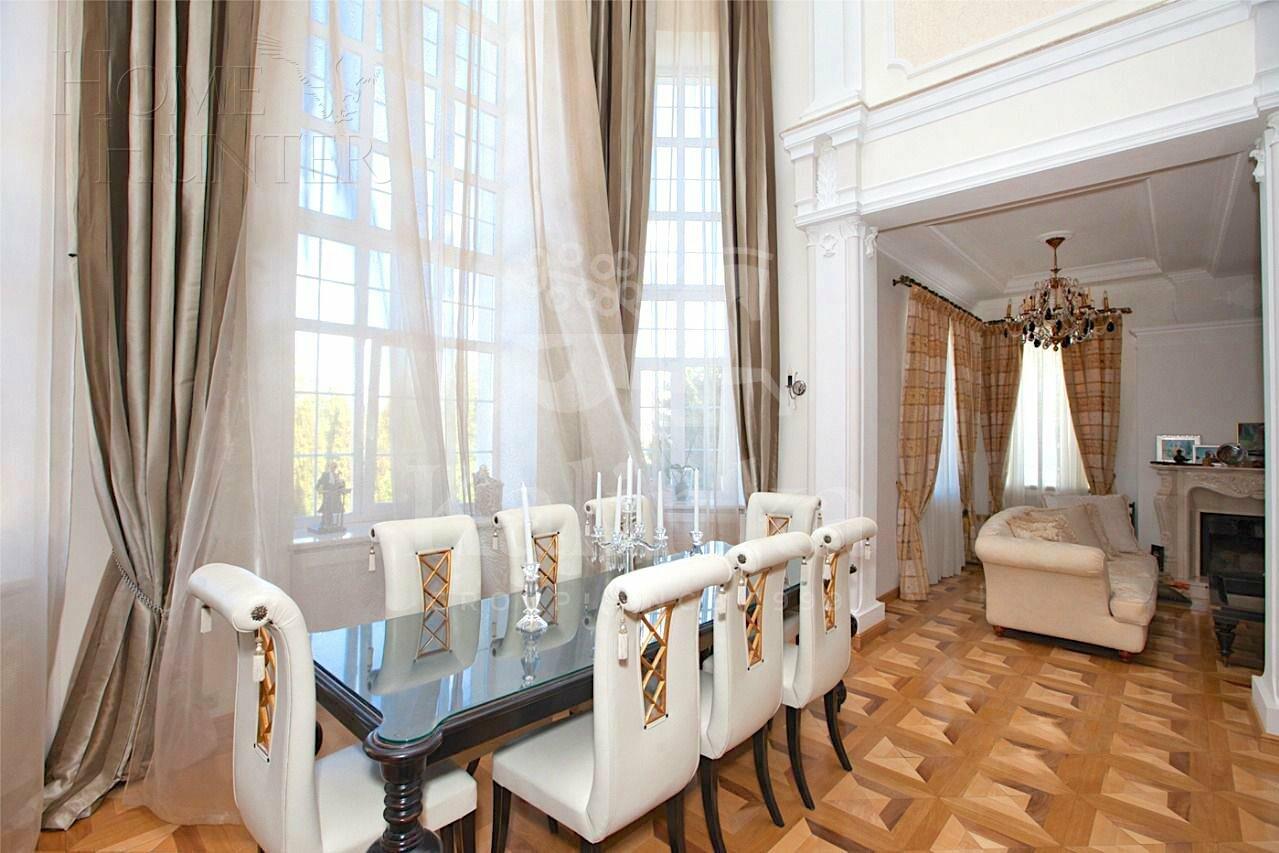 2-этажный коттедж 1 700 м² с отделкой