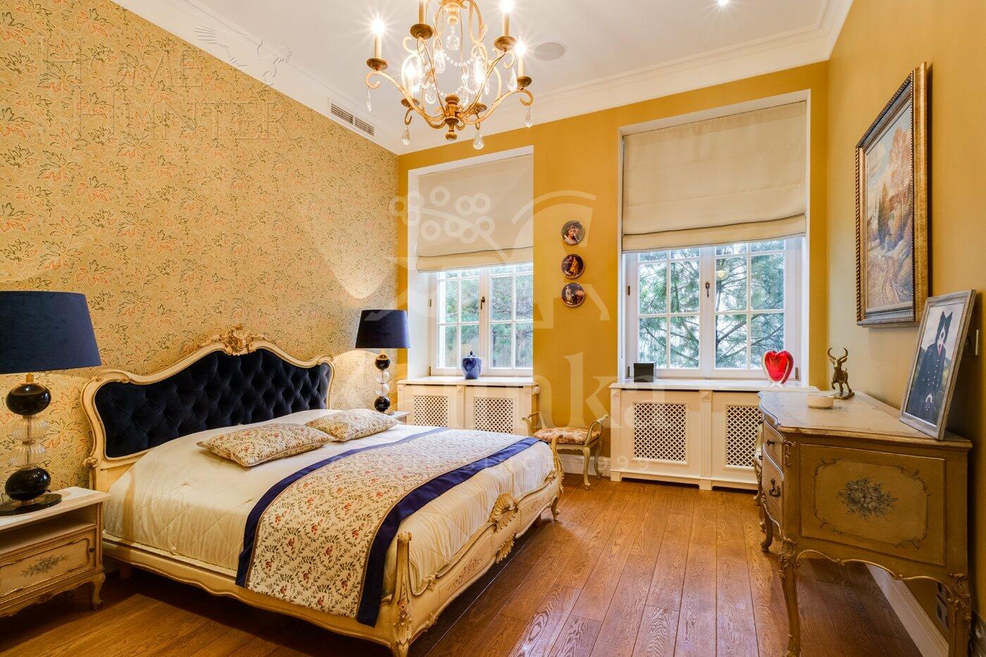 2-этажный коттедж 1 400 м² с отделкой