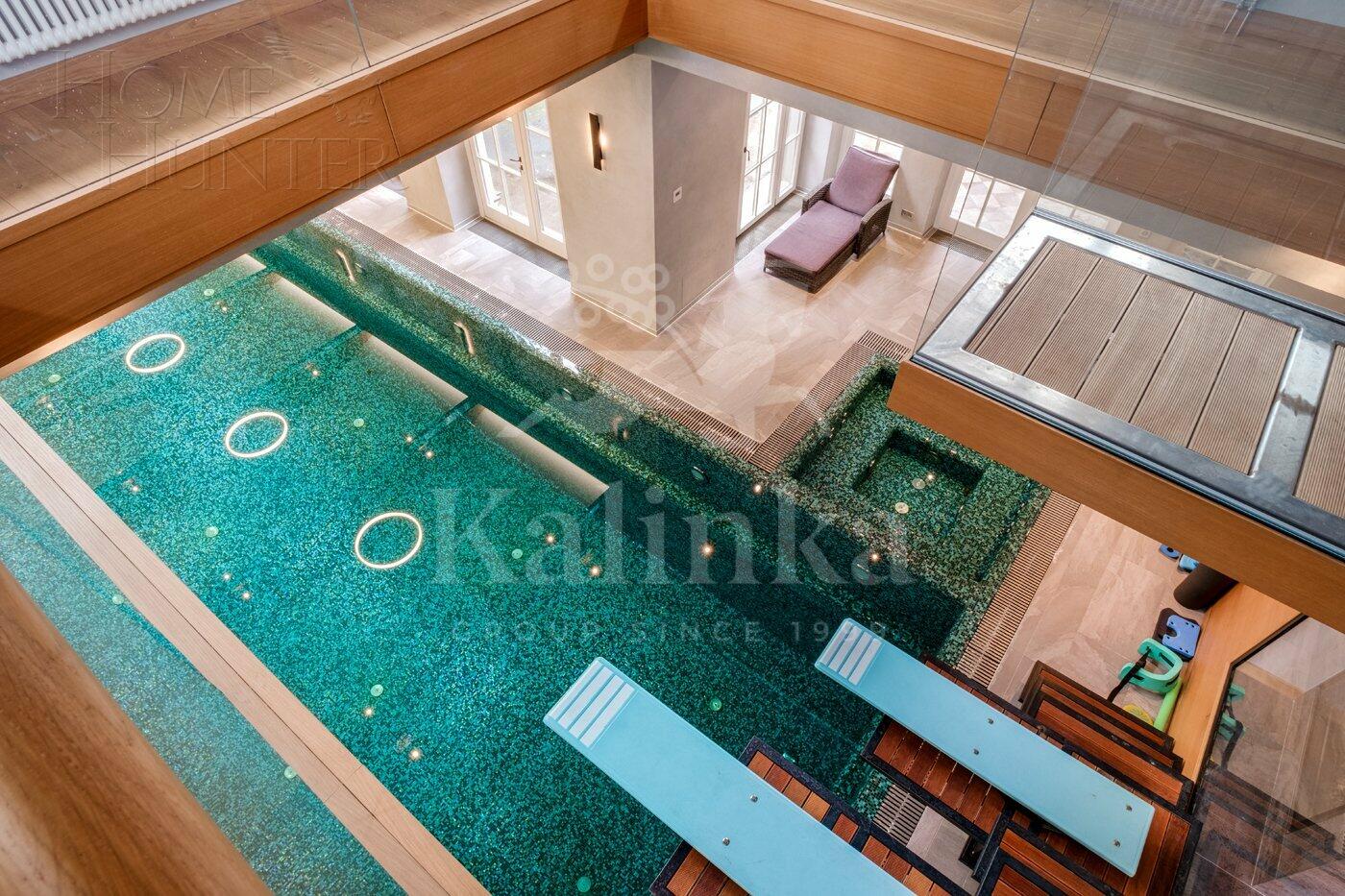 2-этажный коттедж 1 400 м² с отделкой