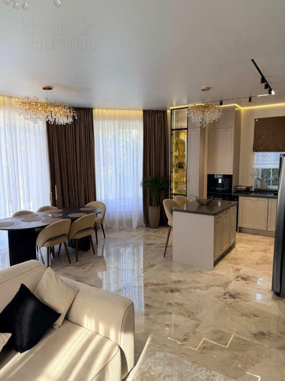 2-этажный коттедж 288 м² с отделкой