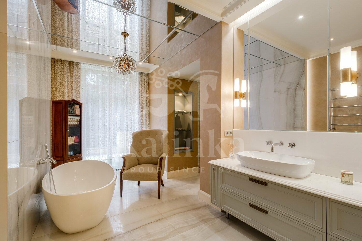 2-этажный коттедж 1 400 м² с отделкой