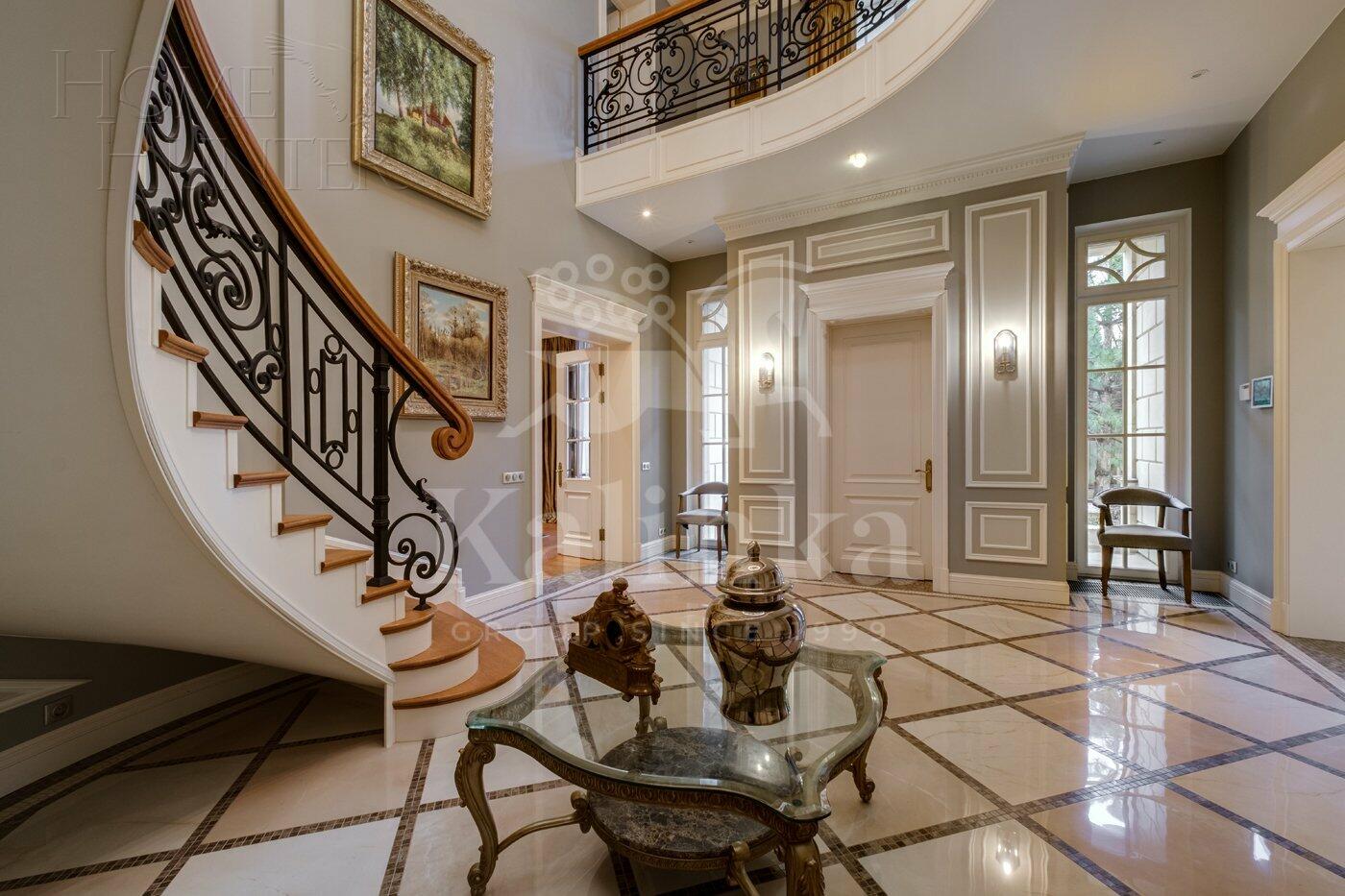 2-этажный коттедж 1 400 м² с отделкой