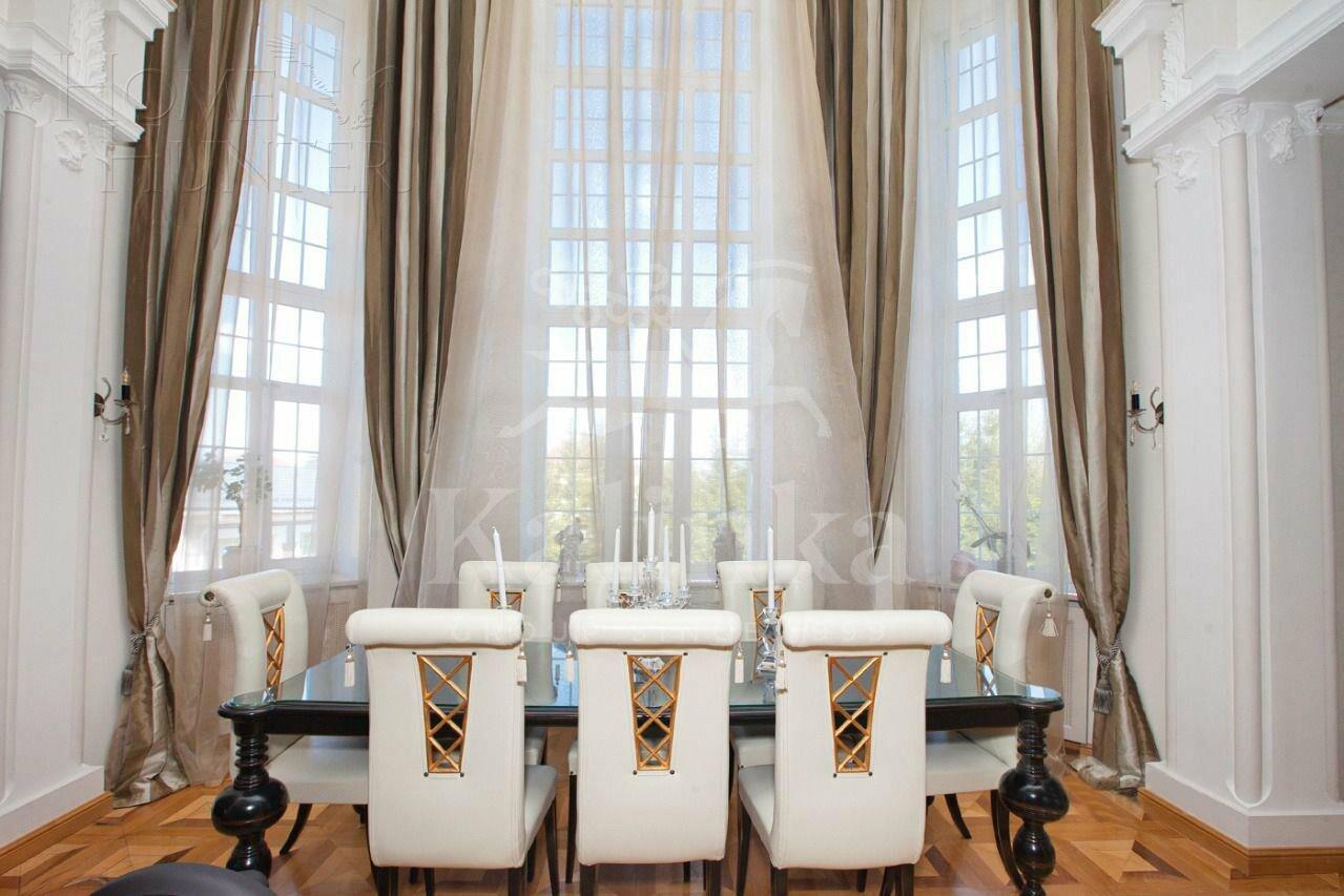 2-этажный коттедж 1 700 м² с отделкой