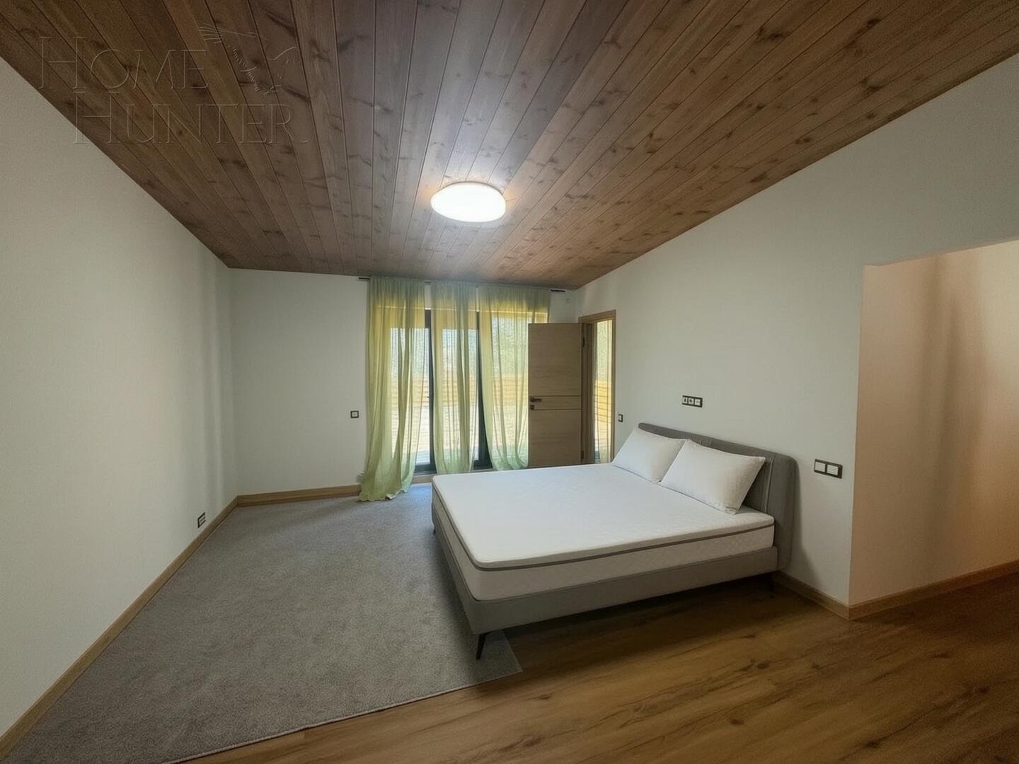 2-этажный коттедж 1 100 м² с отделкой