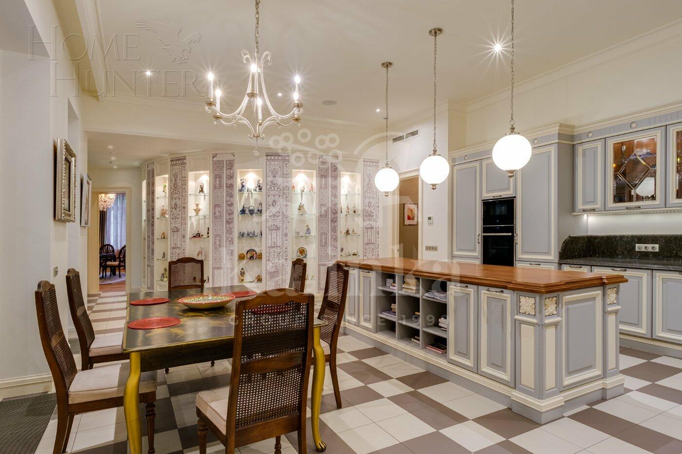 2-этажный коттедж 1 400 м² с отделкой