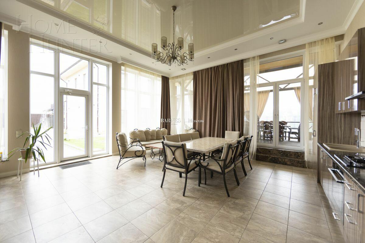 КОТТЕДЖ 322 м² с отделкой