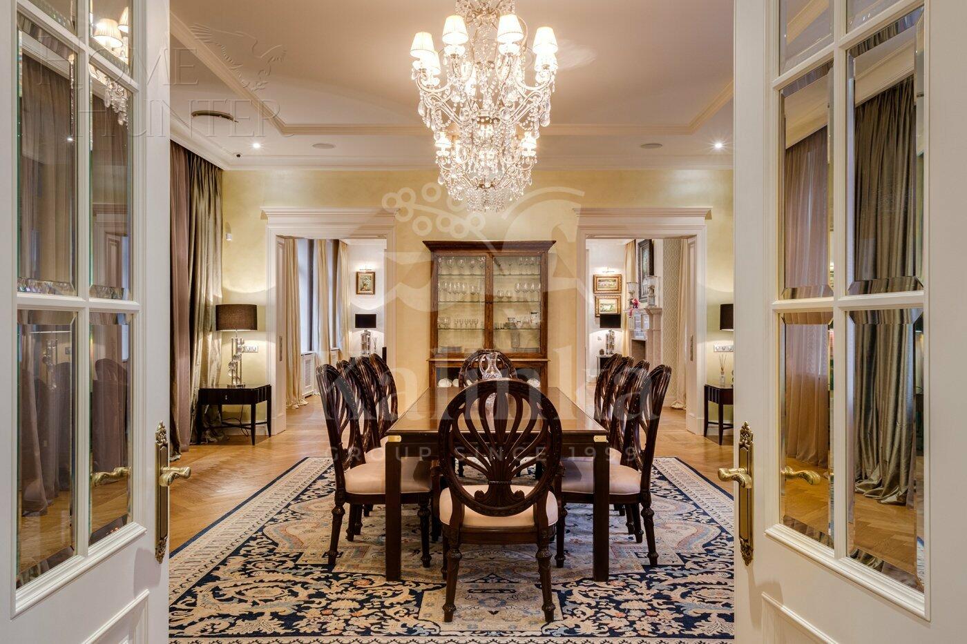 2-этажный коттедж 1 400 м² с отделкой