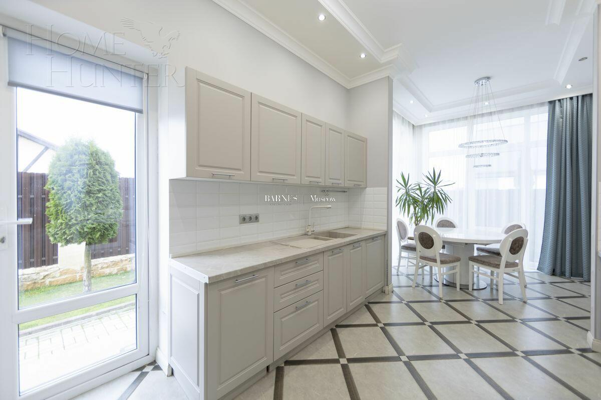 КОТТЕДЖ 322 м² с отделкой