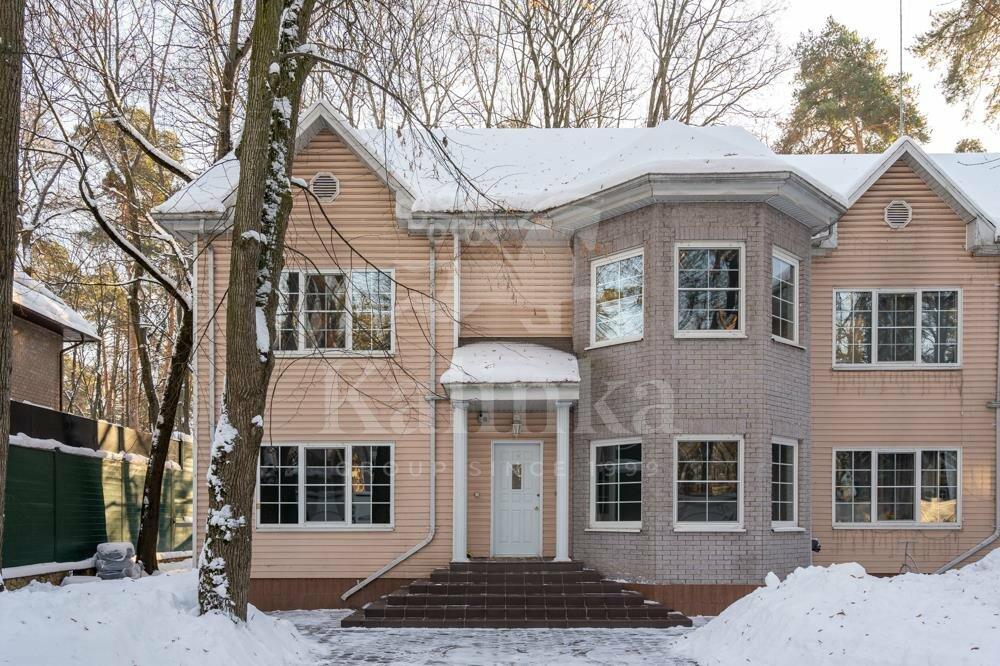 2-этажный таунхаус 890 м² с отделкой