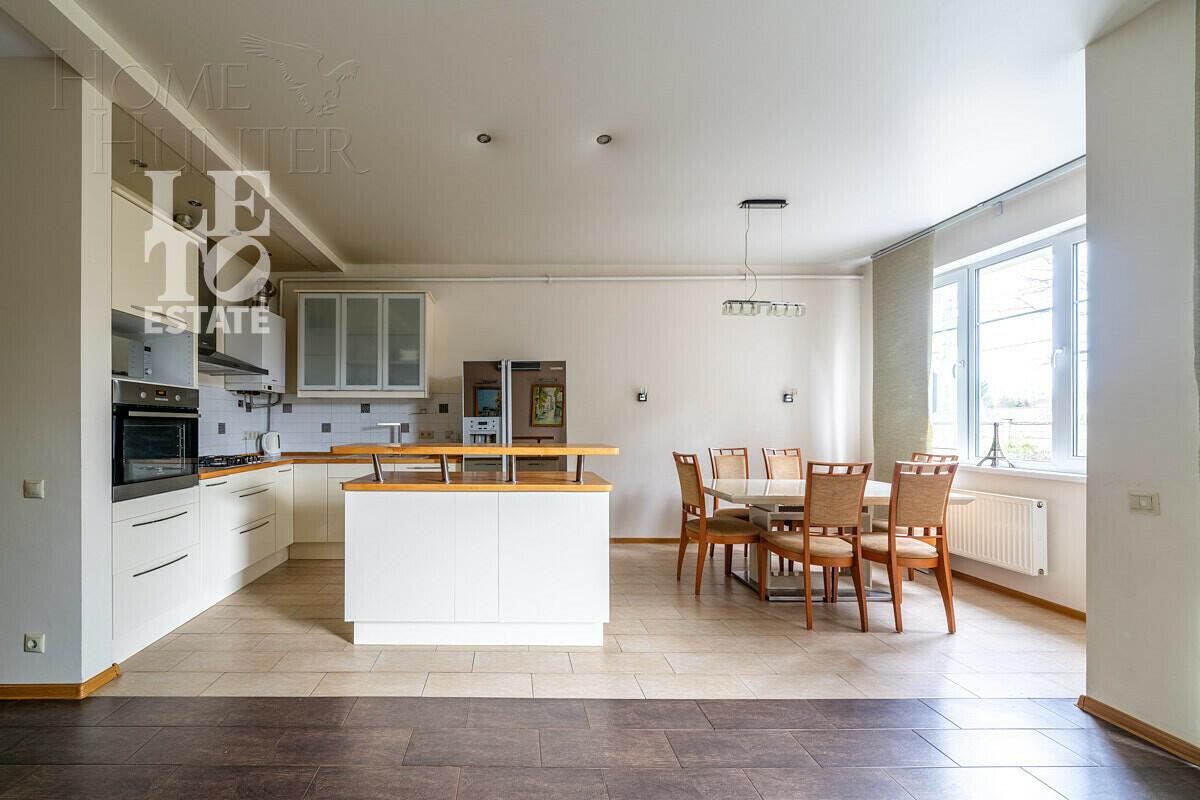 ТАУНХАУС 165.6 м² без отделки