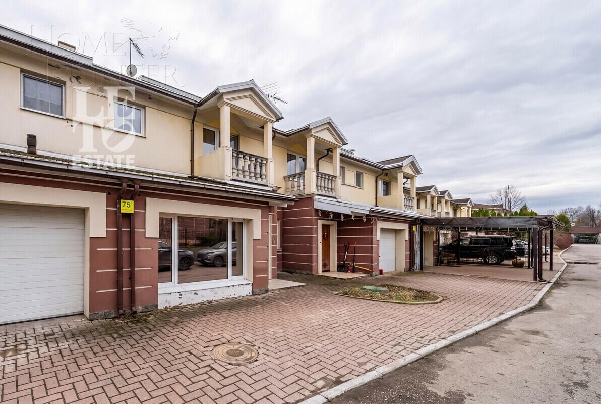 ТАУНХАУС 165.6 м² без отделки