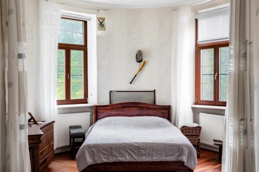 2-этажный коттедж 1 000 м² с отделкой