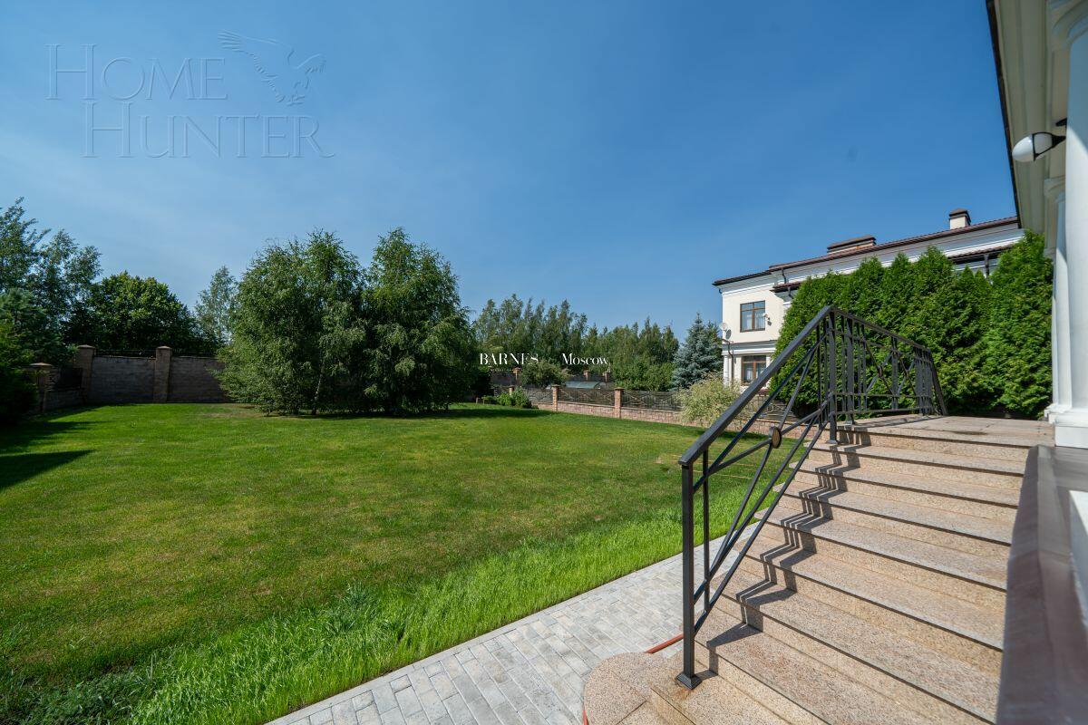 2-этажный коттедж 371 м² с отделкой