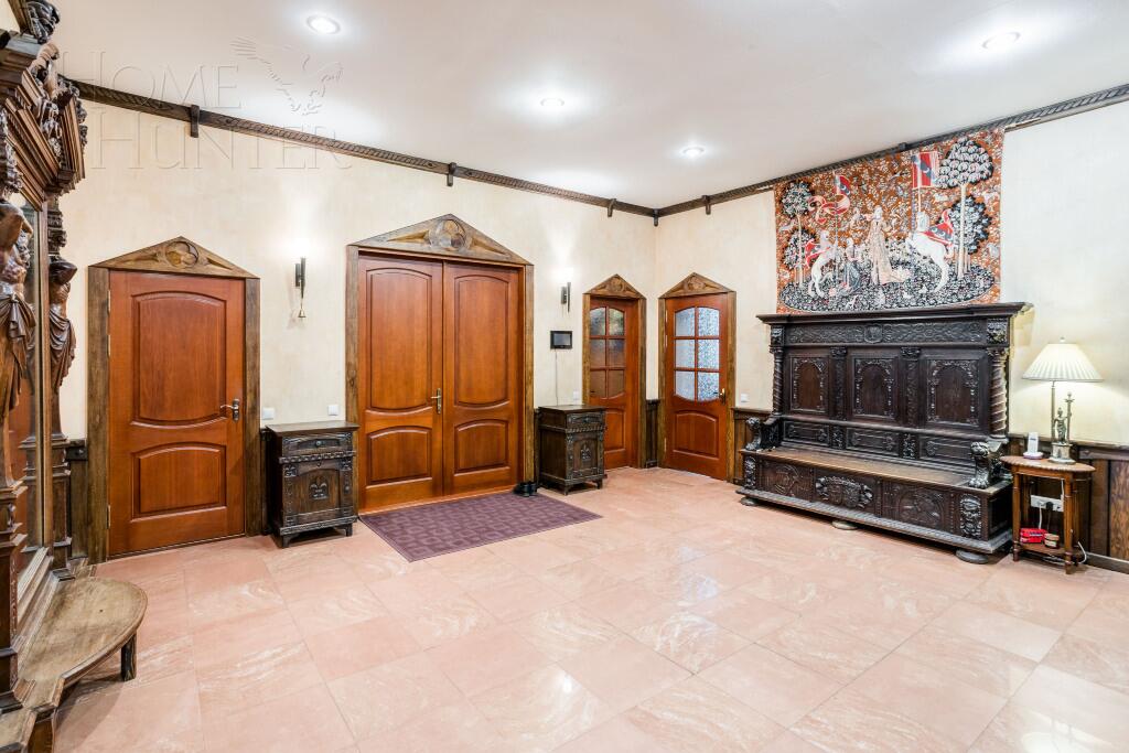 2-этажный коттедж 1 000 м² с отделкой