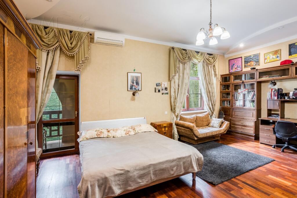 2-этажный коттедж 1 000 м² с отделкой