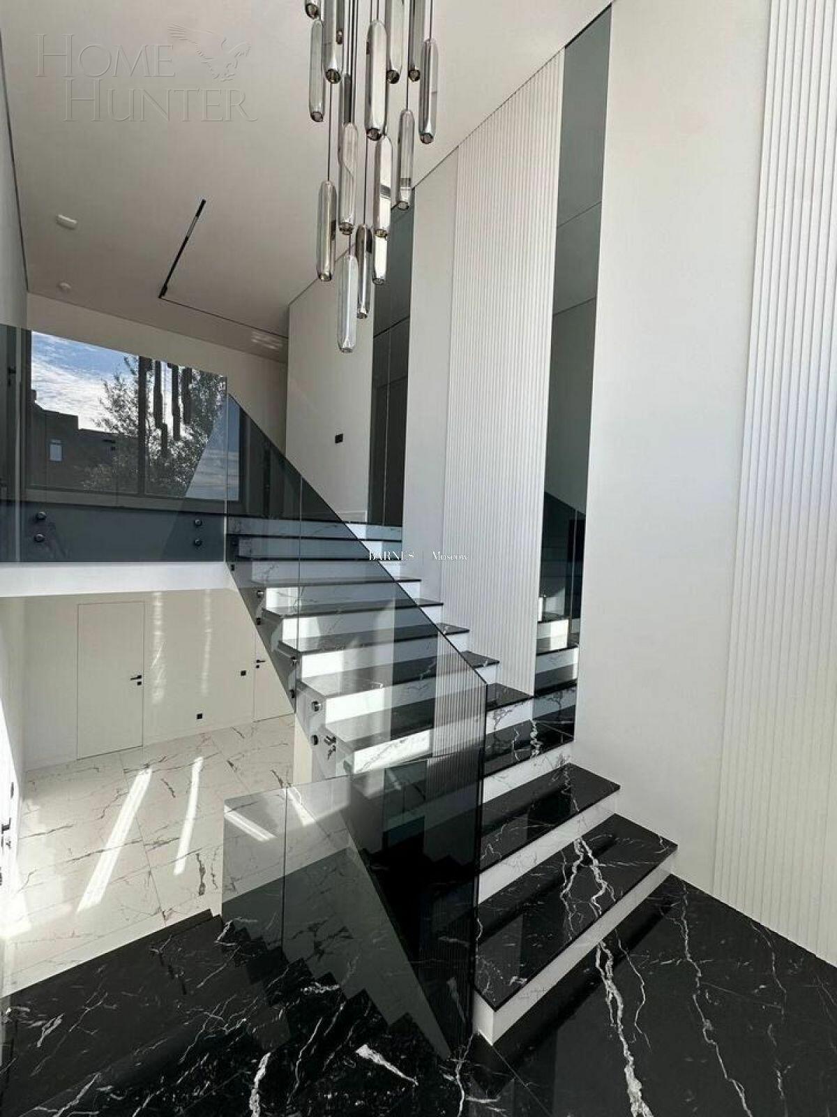 КОТТЕДЖ 542 м² с отделкой