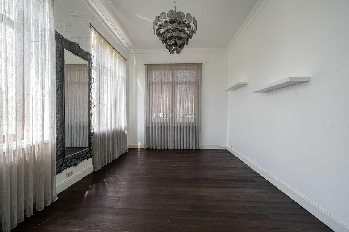 2-этажный коттедж 371 м² с отделкой