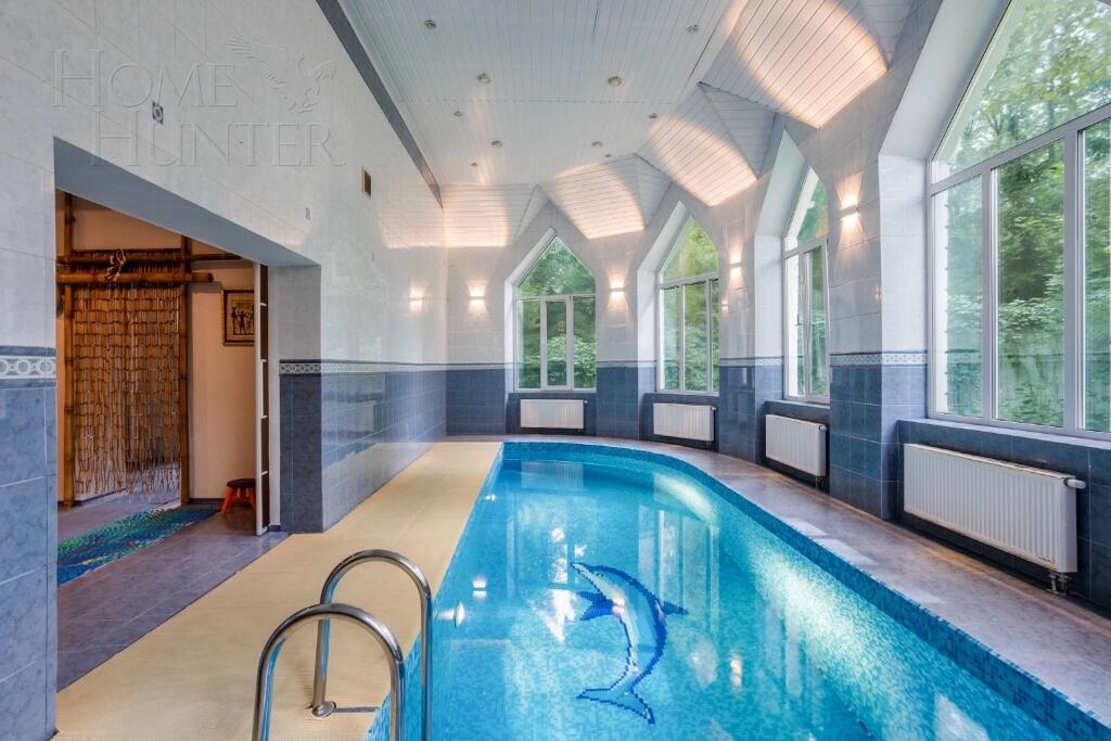 2-этажный коттедж 1 000 м² с отделкой