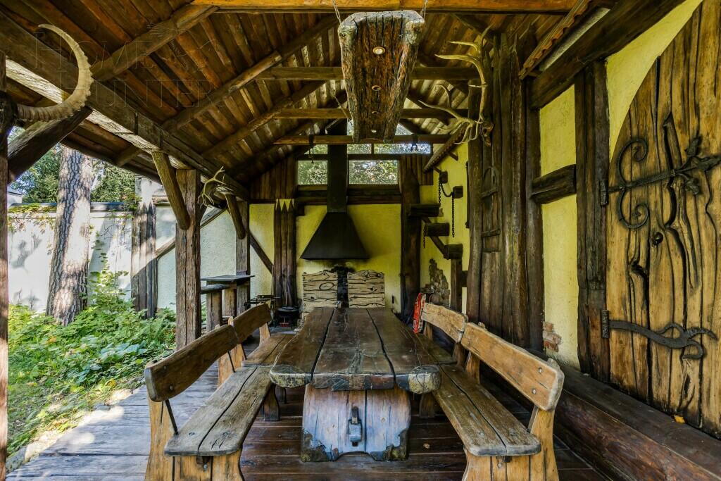 2-этажный коттедж 1 000 м² с отделкой