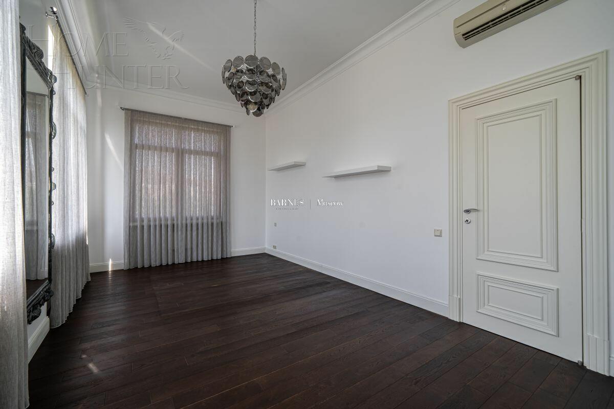 2-этажный коттедж 371 м² с отделкой