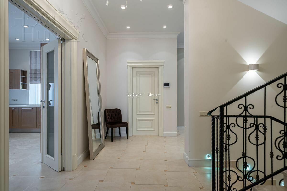 2-этажный коттедж 371 м² с отделкой