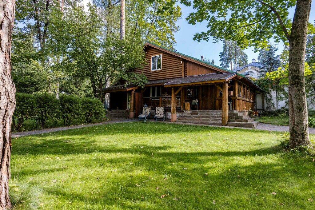 2-этажный коттедж 1 000 м² с отделкой