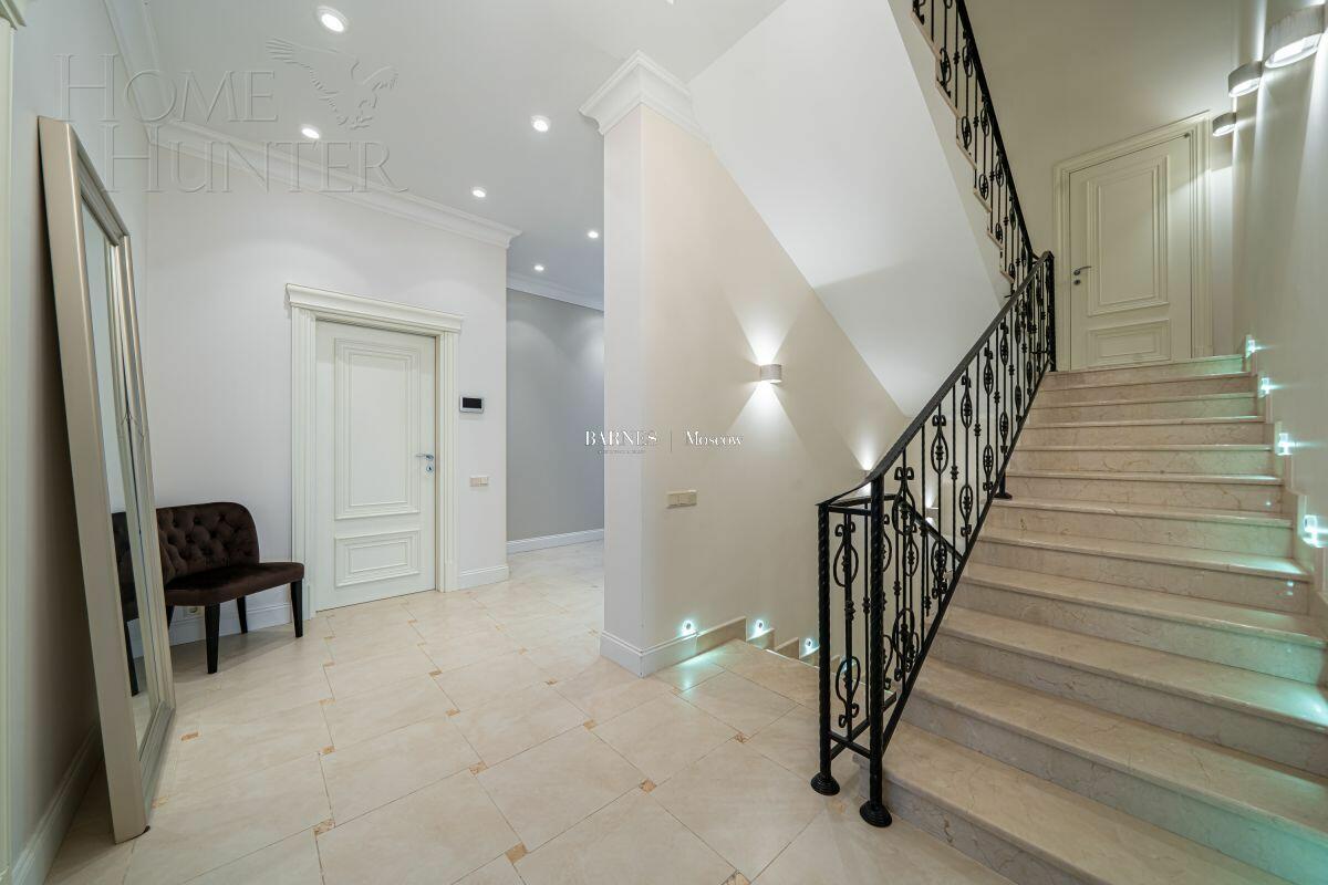 2-этажный коттедж 371 м² с отделкой