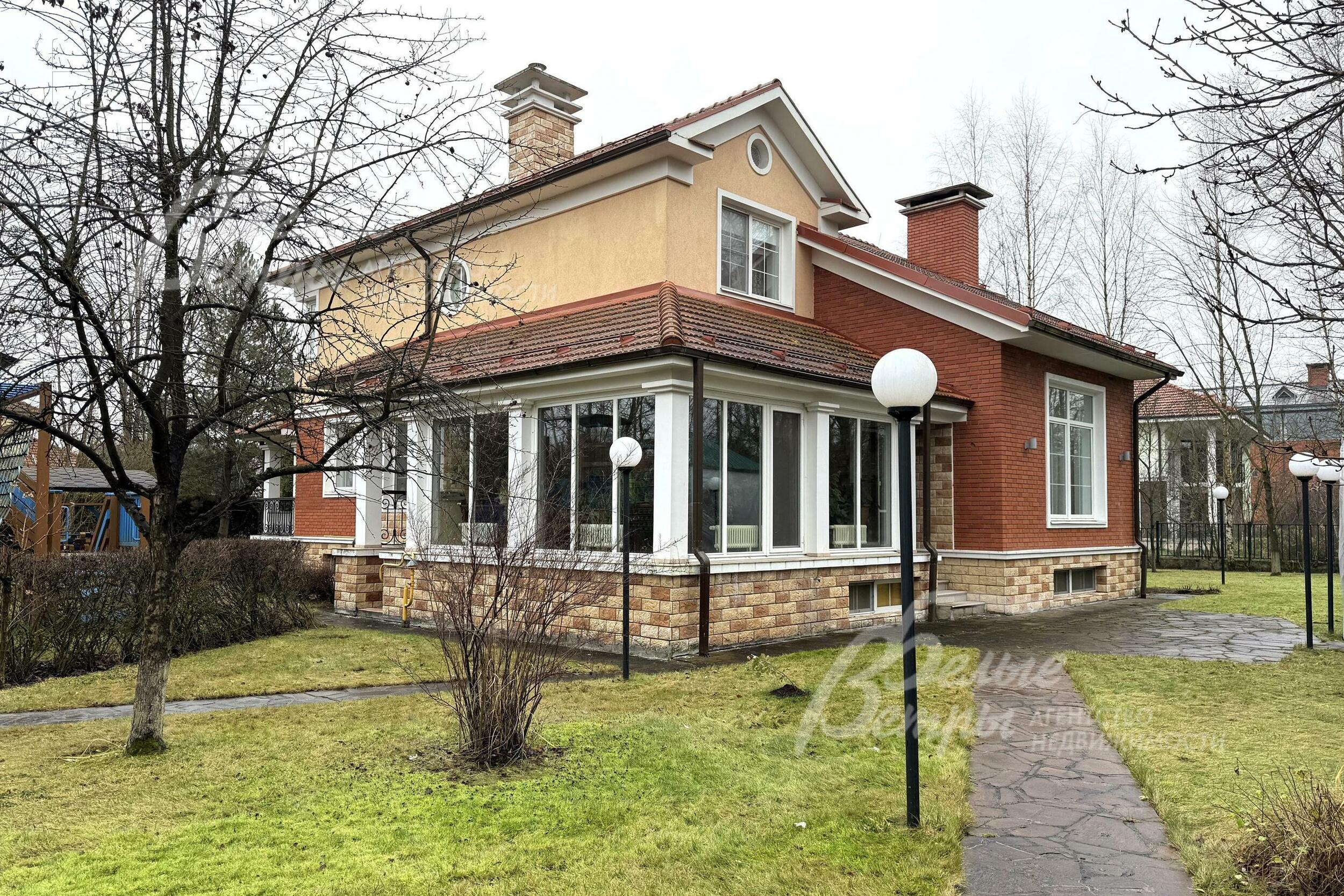 2-этажный коттедж 500 м² с отделкой