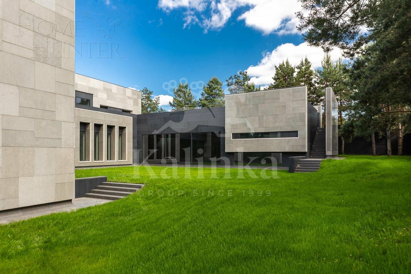 2-этажный коттедж 2 027.4 м² без отделки