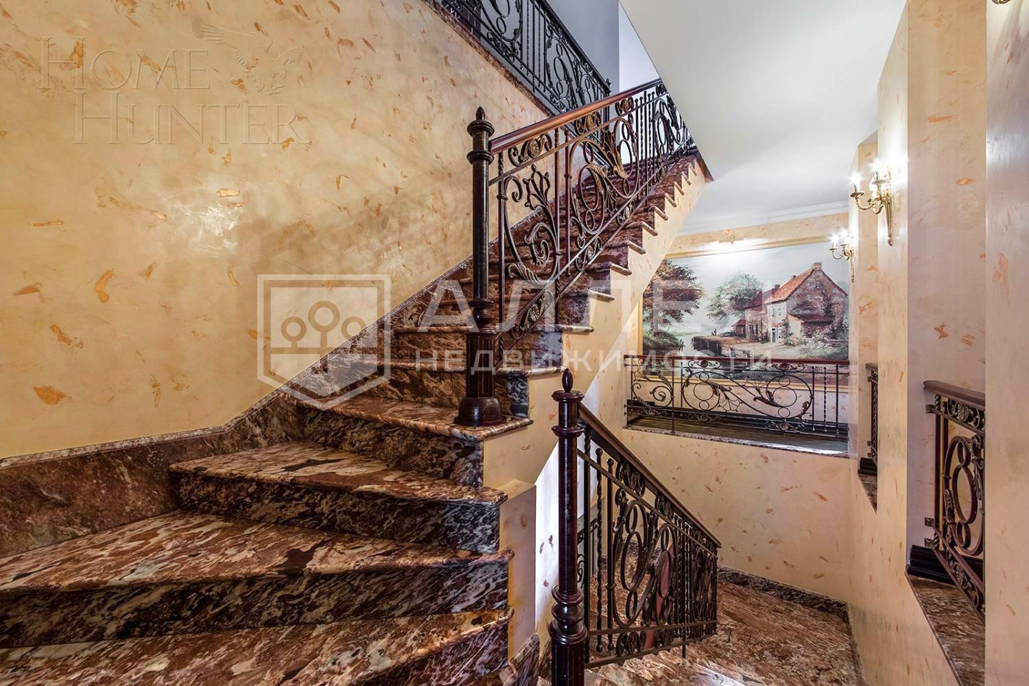 3-этажный коттедж 1 000 м² с отделкой