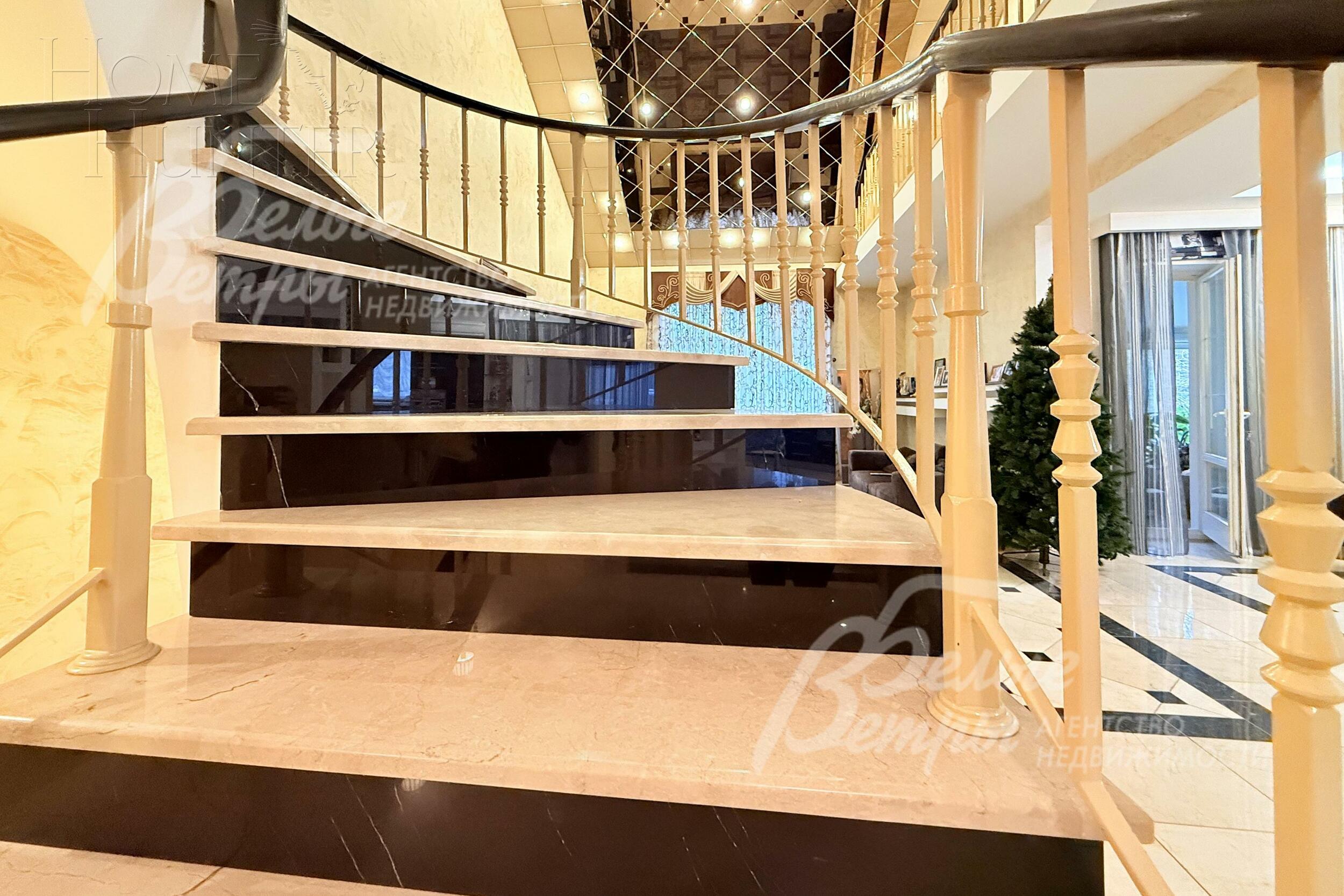 2-этажный коттедж 500 м² с отделкой