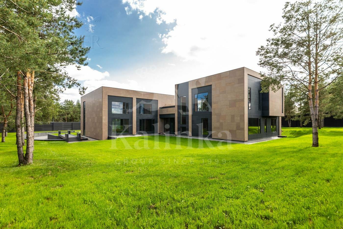 2-этажный коттедж 2 027.4 м² без отделки