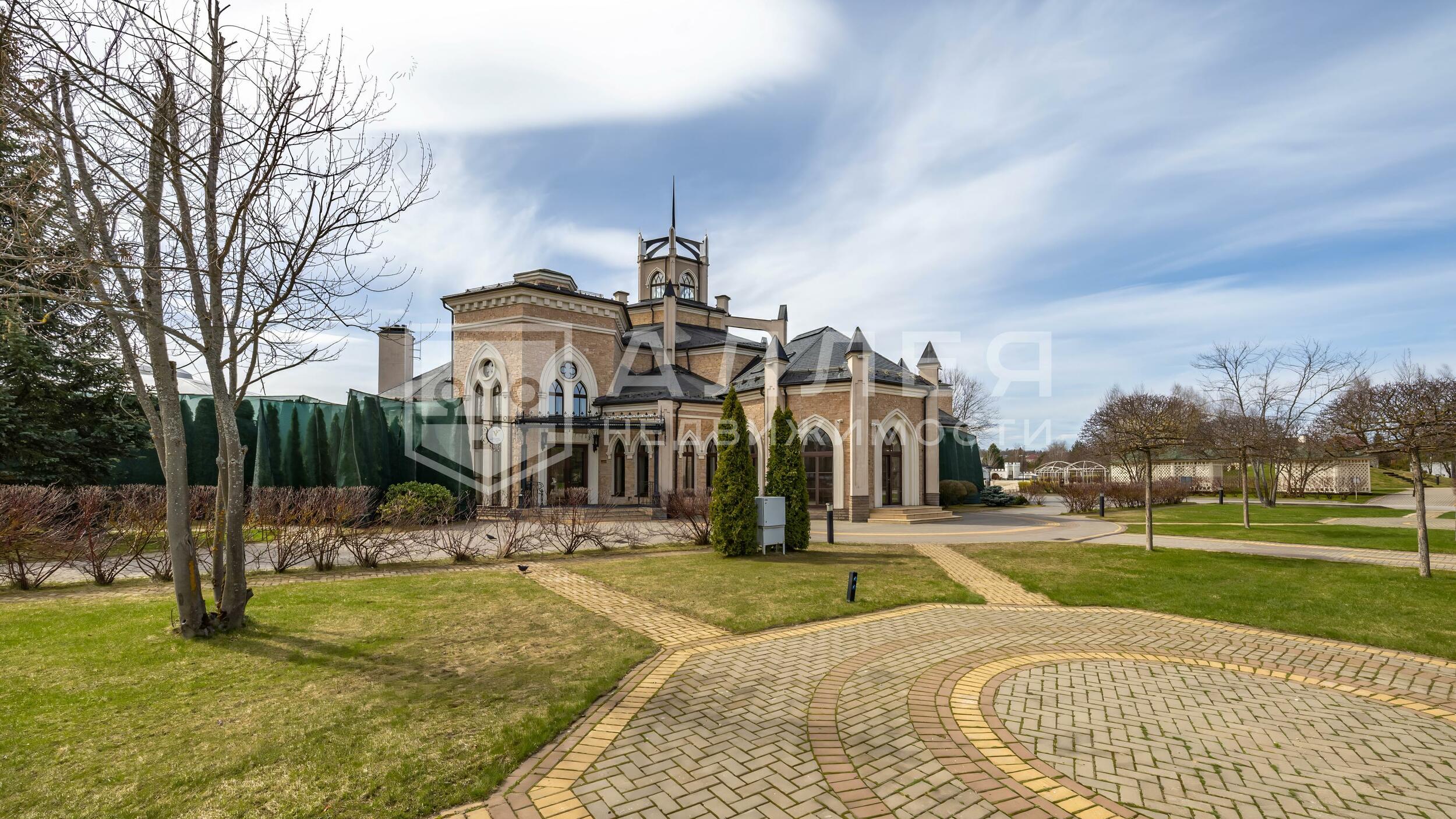 2-этажный коттедж 385 м² с отделкой