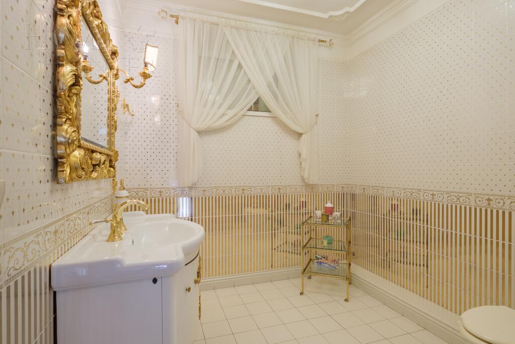 2-этажный коттедж 750 м² с отделкой