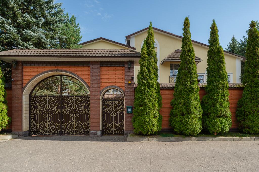 2-этажный коттедж 750 м² с отделкой