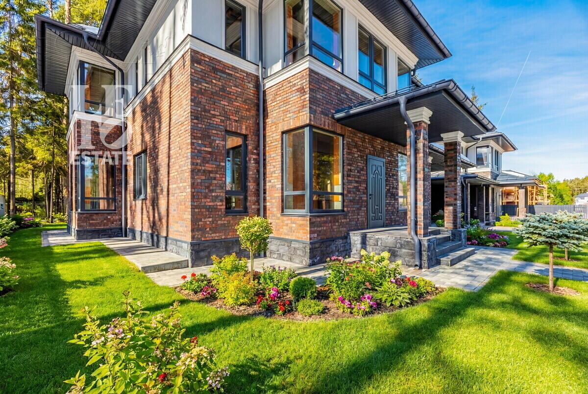 2-этажный коттедж 270 м² без отделки