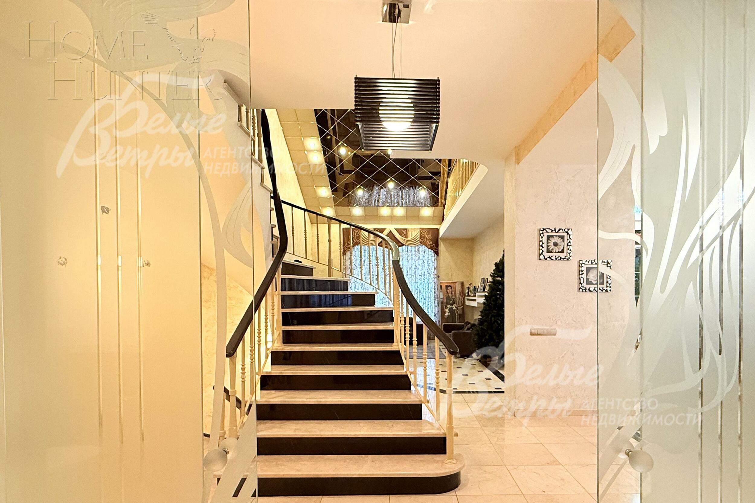 2-этажный коттедж 500 м² с отделкой